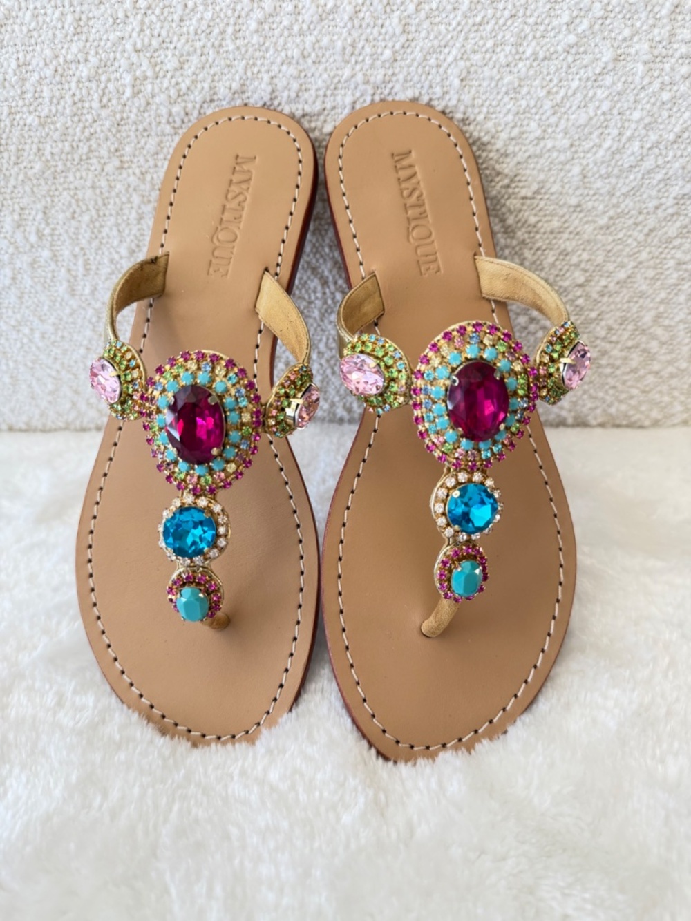 MYSTIQUE GOLD T-strap Sandals. - Picture 4 of 9